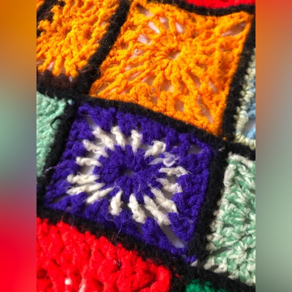 1970s Hand Crocheted Granny Square Blanket - Picture 13 of 15